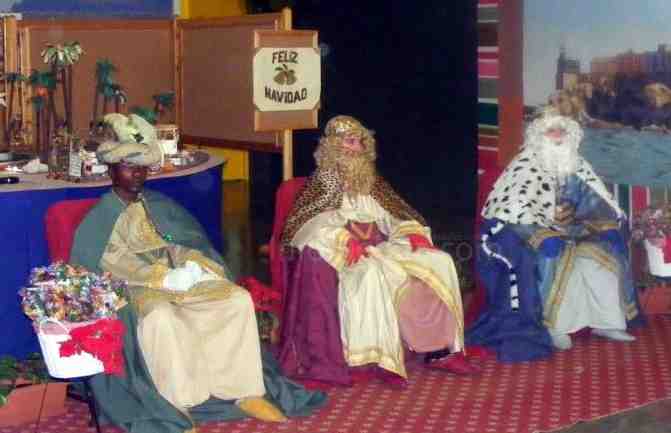 Melchor, Gaspar y Baltasar llevan la alegría a los hijos de los internos del Centro Penitenciario de Melilla