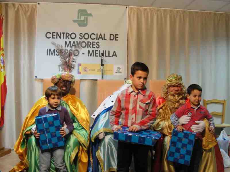 Centro Social de Mayores: Broche de oro para una Navidad compartida entre abuelos y nietos