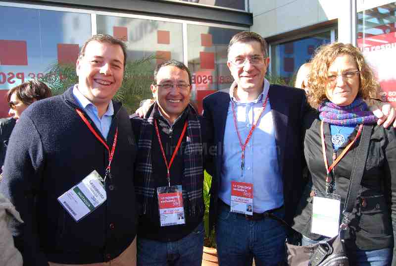 De izquierda a derecha, Julio Bassets, Dionisio Muñoz, Patxi López y Gloria Rojas