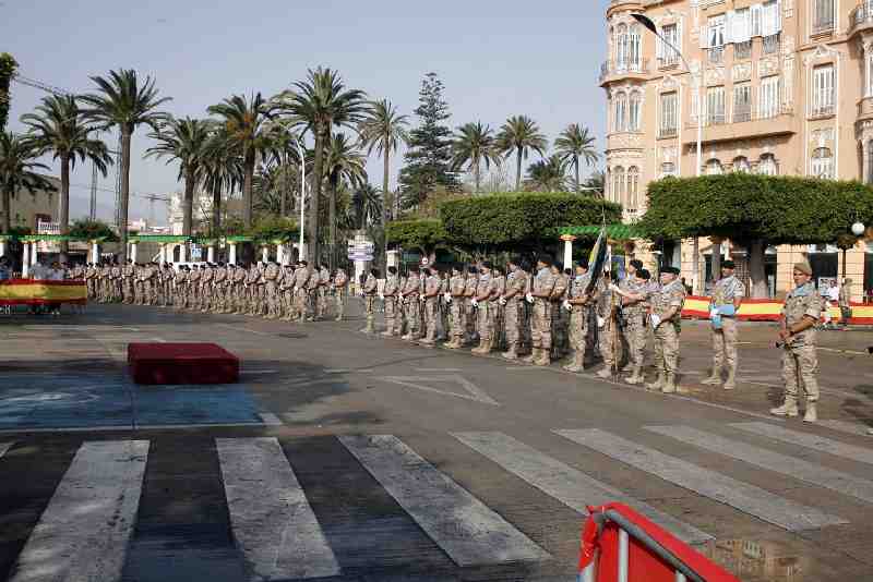 Con el izado de la bandera española da comienzo la celebración del DIFAS 2012 en Melilla