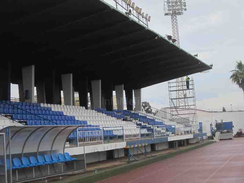 Comienzan las obras de rehabilitación de la cubierta de la tribuna del Álvarez Claro con una inversión de 336.000 euros