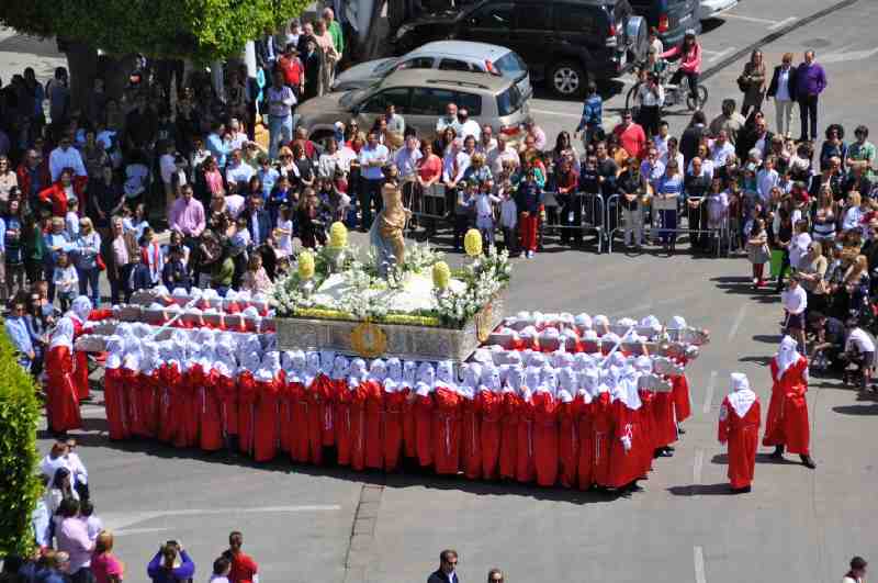 Miles de melillenses comparten el Encuentro entre la Virgen del Rocío y Cristo Resucitado