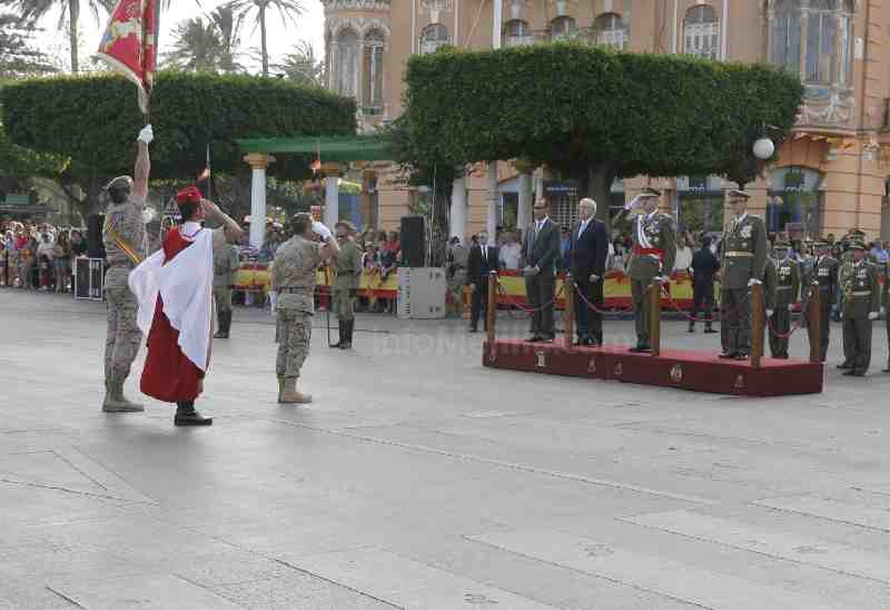Un brillante desfile militar pone el broche de oro al DIFAS 2012 en Melilla