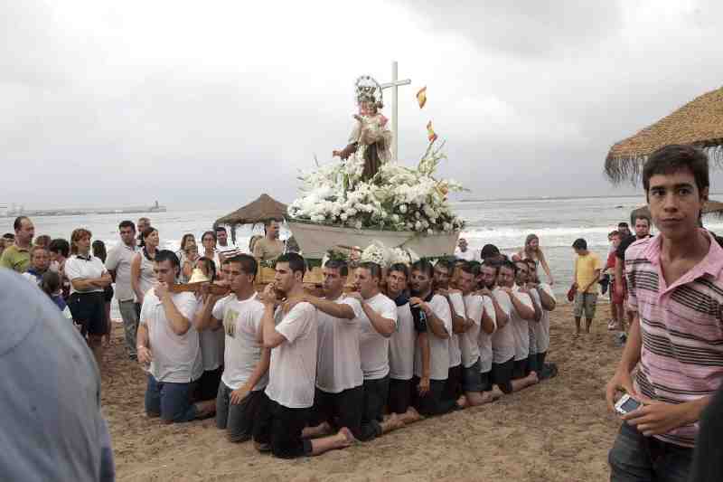 Ofrenda floral, cine de verano y procesión para celebrar la festividad de la Virgen del Carmen