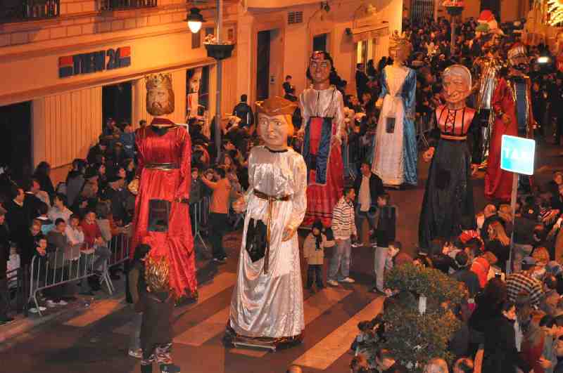 Los Reyes Magos traen alegría e ilusión a los niños melillenses