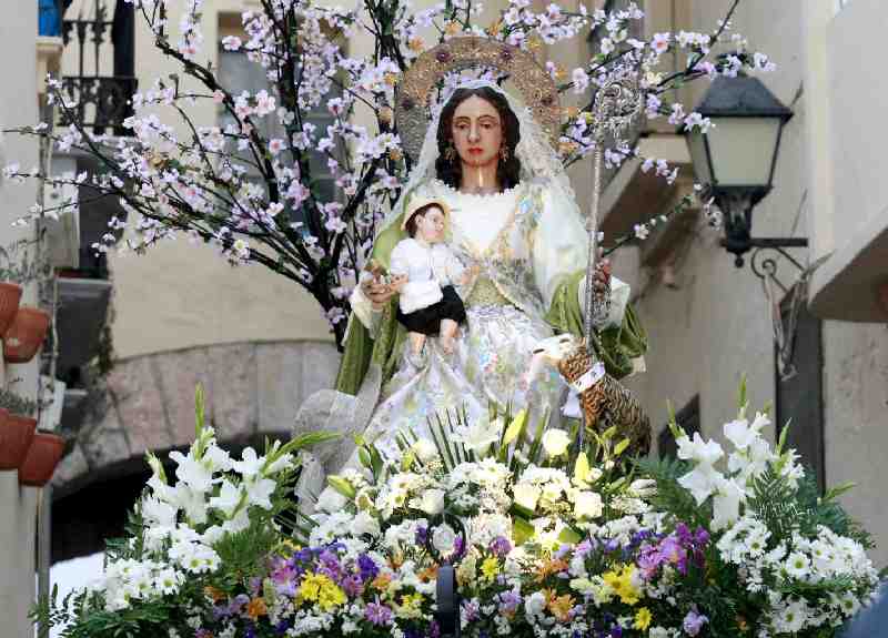 Las calles del Pueblo recibieron jubilosas a su patrona, la Divina Pastora
