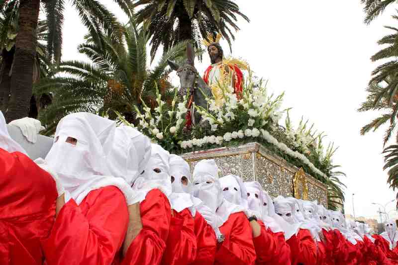 La falta de portadores impide a la Virgen de Gracia y Esperanza acompañar a 'La Pollinica' en su estación de penitencia
