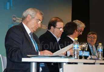 Durante la comisión, se debatieron las enmiendas presentadas a la ponencia política