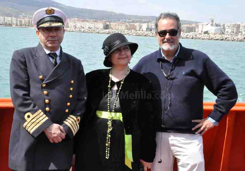 Homenaje en el mar a las víctimas del Titanic