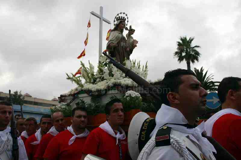 El levante impidió el tradicional paseo de la Virgen del Carmen por la bahía melillense
