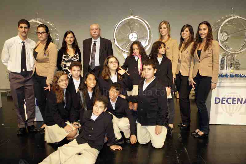 El Teatro Kursaal se llena para recibir a los niños de San Ildefonso y presenciar el sorteo de la Lotería Nacional