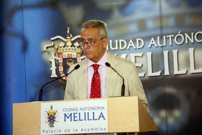Campaña institucional para concienciar a los melillenses contra el lavado callejero de vehículos