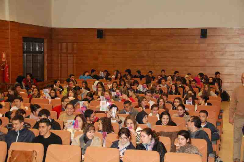 La Universidad de Granada en Melilla, la tercera institución mejor valorada por los jóvenes