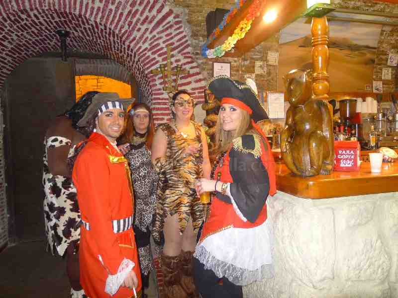 Explosión festiva en la gala de Carnaval del Club Scorpio de Aventuras