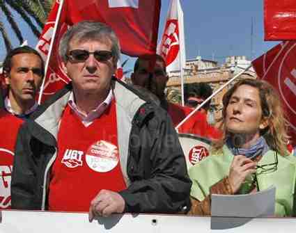Alonso Díaz encabezó la protesta realizada ayer en Melilla contra la reforma laboral