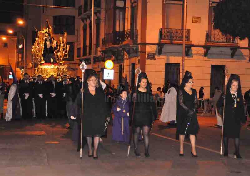 Jesús Nazareno y la Virgen de los Dolores recorren juntos Melilla en la noche del Miércoles Santo