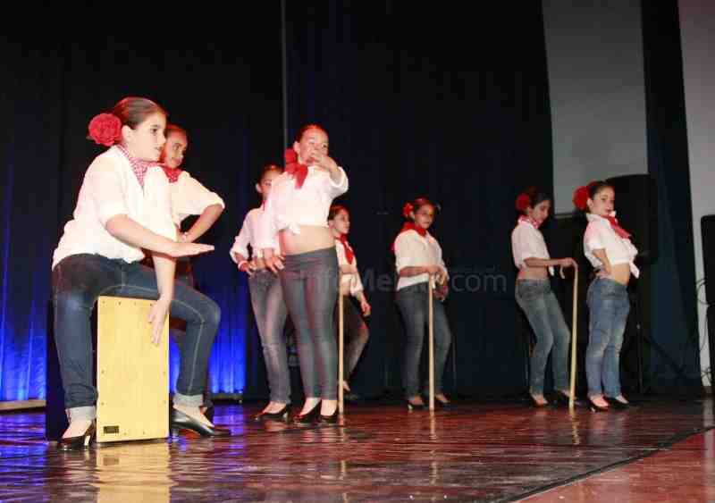 Tarde de arte y diversión en el PEC con motivo del VI Festival Benéfico de Cante y Baile del Coro Rociero