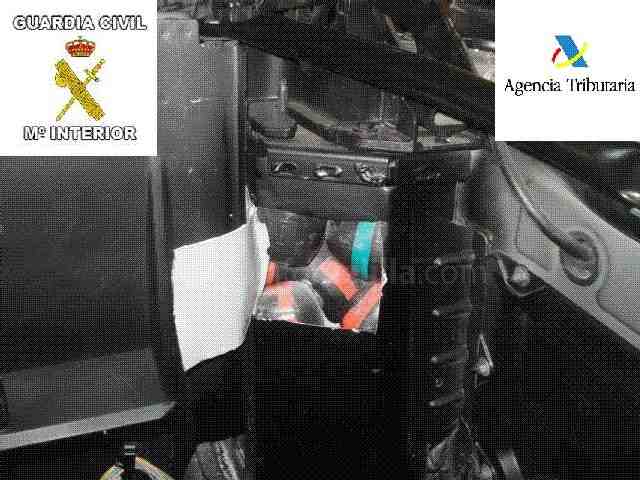 Incautados 40 kilos de droga y detenidas dos personas en dos nuevas actuaciones de la Guardia Civil en el Puerto de Melilla