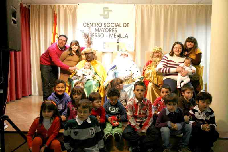 Centro Social de Mayores: Broche de oro para una Navidad compartida entre abuelos y nietos