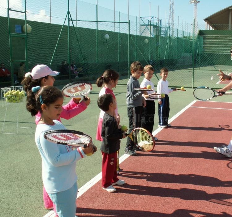 Comienza la actividad en la Escuela de Tenis Pública del Álvarez Claro