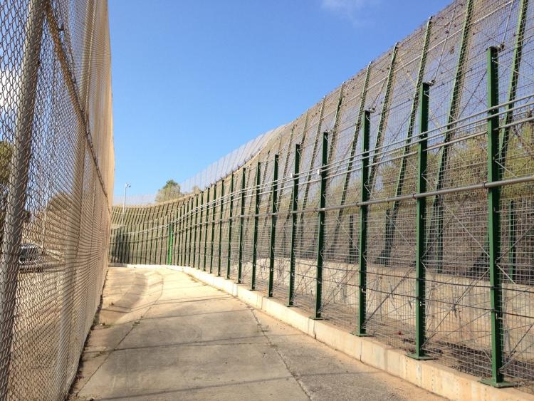 La valla de Melilla, centro de la polémica por la vuelta de las concertinas