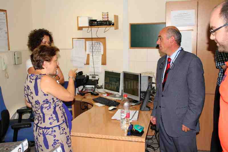 Farjas ha viajado a Melilla acompañada por el director del INGESA, José Julián Díaz Melguizo