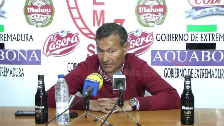 Juan Moya continuará un año más al frente del banquillo unionista