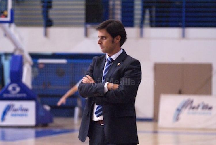 Alejandro Alcoba Conde, técnico del conjunto melillense militante en Adecco LEB oro
