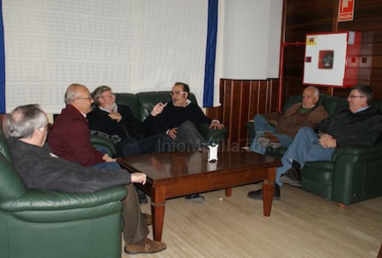 Melilla Baloncesto: Un grupo de socios muestra su apoyo al club