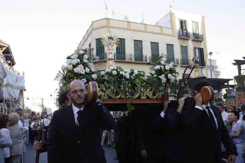 Los cristianos melillenses celebran la festividad del Corpus