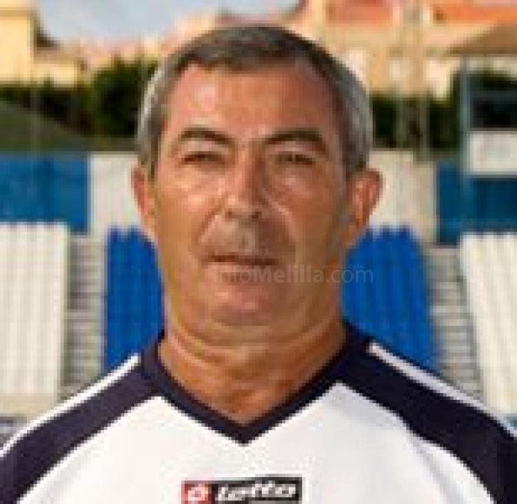 Paco Montoya continúan tabajando para la confección de la plantilla