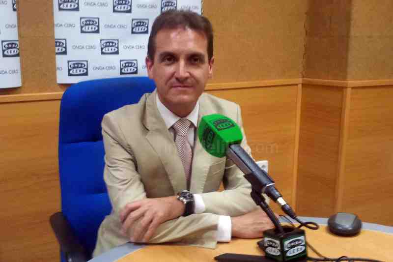 Escobar pregunta a Imbroda si la integración de Marruecos en la UE es una “ocurrencia” o una propuesta