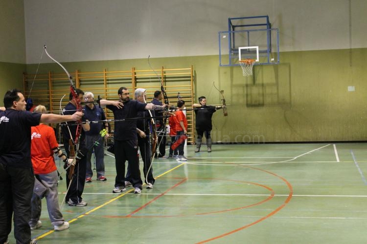 Los arqueros en la línea de tiro