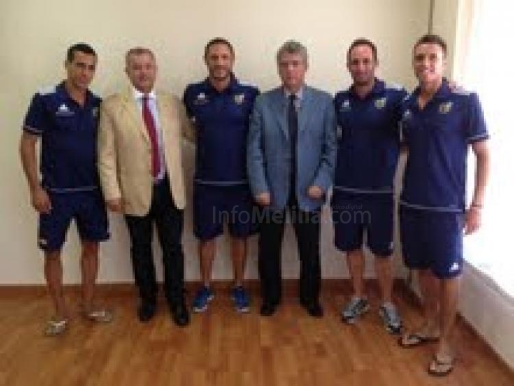 Ángel María Villar visita a los internacionales españoles de fútbol playa