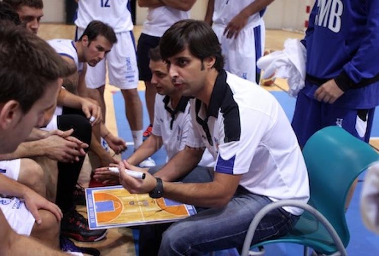Alejandro Alcoba, técnico de Melilla Baloncesto