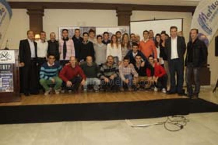 La clásica denominada como "foto de familia" en este caso de nuestros triatletas vencedores