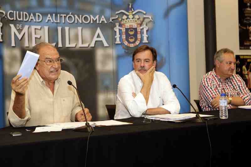 Gavilán, Calabuig y Pastor durante la comparecencia ante los medios de comunicación