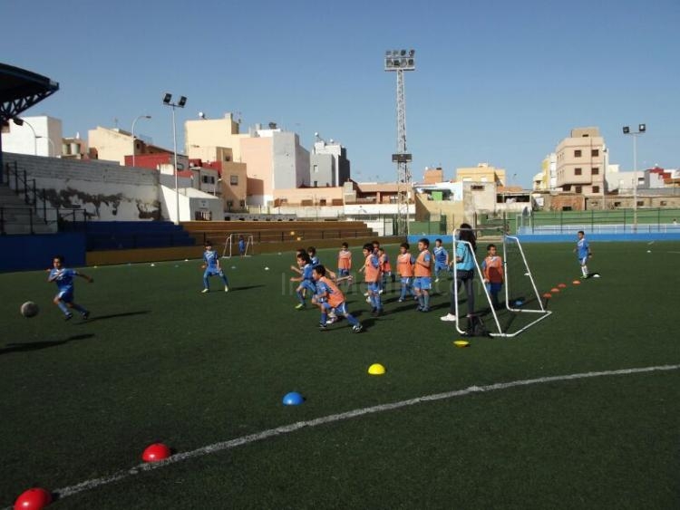 La Escuela de Fútbol cierra la temporada 2012-2013