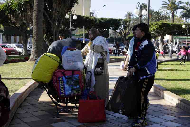 Inmigrantes sirios se concentran en Melilla para pedir su salida a península