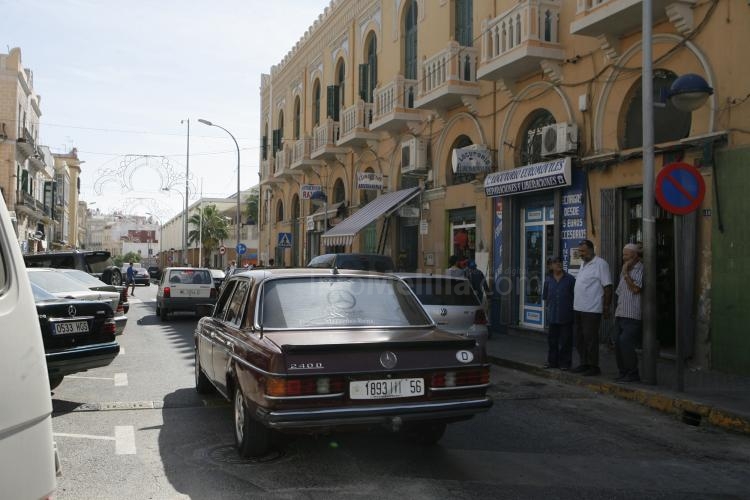 Numerosos comercios y establecimientos de la ciudad abren sus puertas a pesar de ser jornada festiva