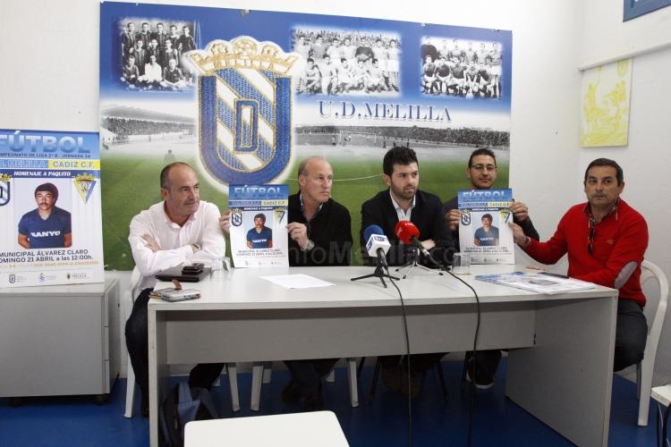 Instantánea de nuestro compañero gráfico, Paco Guerrero, durante la rueda de prensa