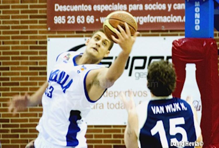 Deividas Busma no quiere confianzas ante el FC Barcelona