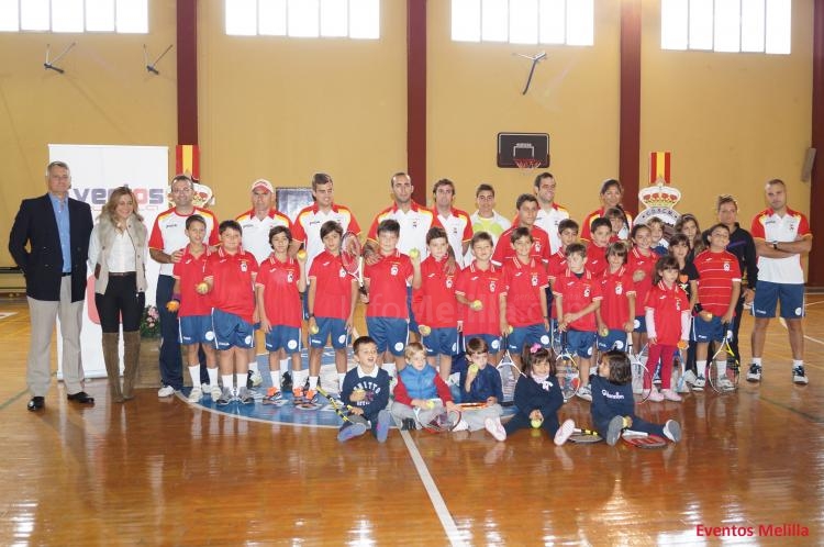 Foto de familia de la Escuela