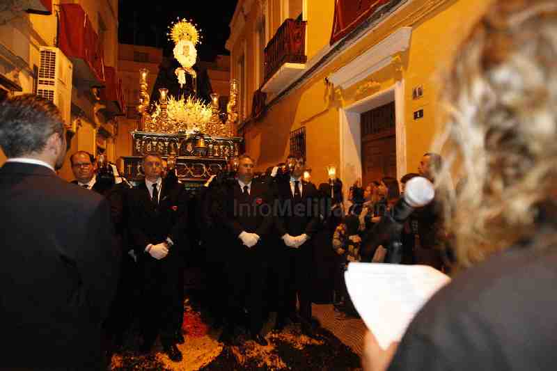 Viernes Santo de oscuridad y tristeza por la muerte de Cristo