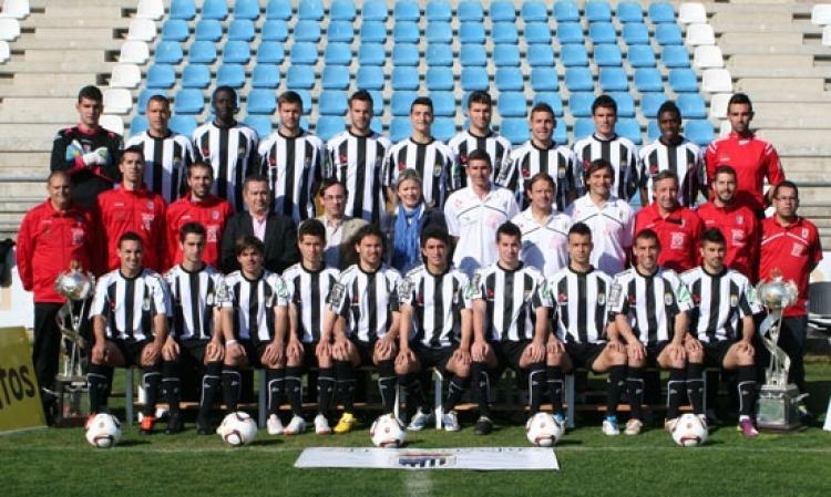 CD Badajoz uno de los clásicos de segunda B, ahora luchando por recueprar la categorìa