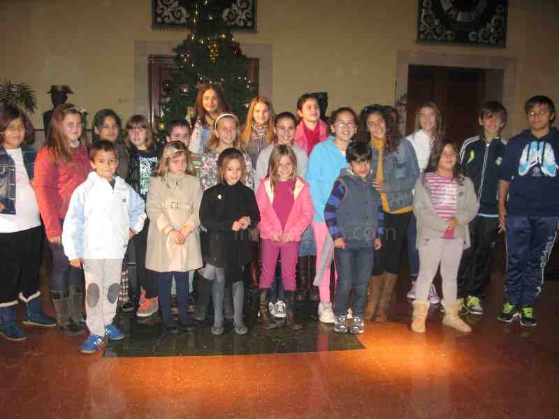 El helicóptero de la Guardia Civil, protagonista de los christmas de la Comandancia