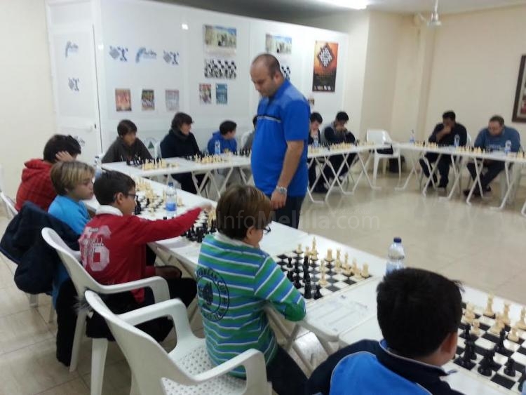 Ajedrez: Gran éxito de las partidas simultáneas protagonizadas por el Gran Maestro Misa Pap