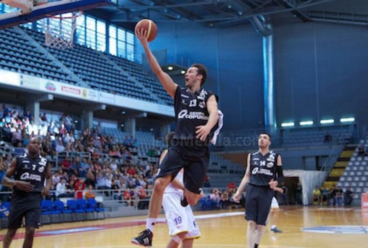 Sergi Pino en su época defendiendo la camiseta del Basket Lleida