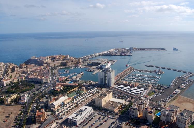 La Autoridad Portuaria agradece a Maersk y Carmelo Martínez Rodríguez su aportación al desarrollo de Melilla