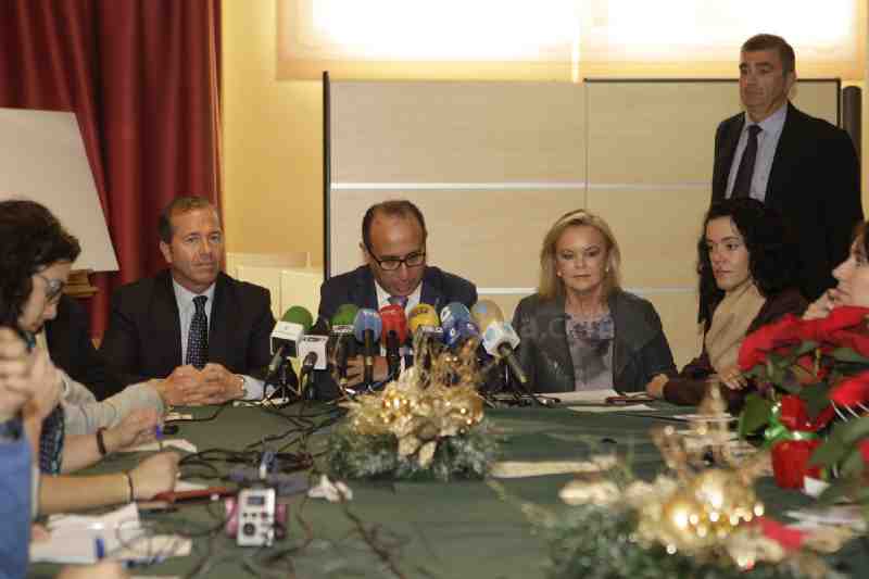 El Centro Social de Mayores da inicio a la Navidad con la inauguración oficial de su Belén